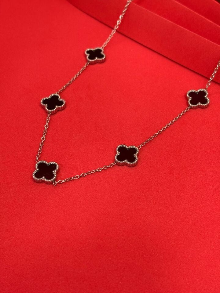 316L Çelik Gümüş Renk Yonca Siyah Orta Boy Kolye