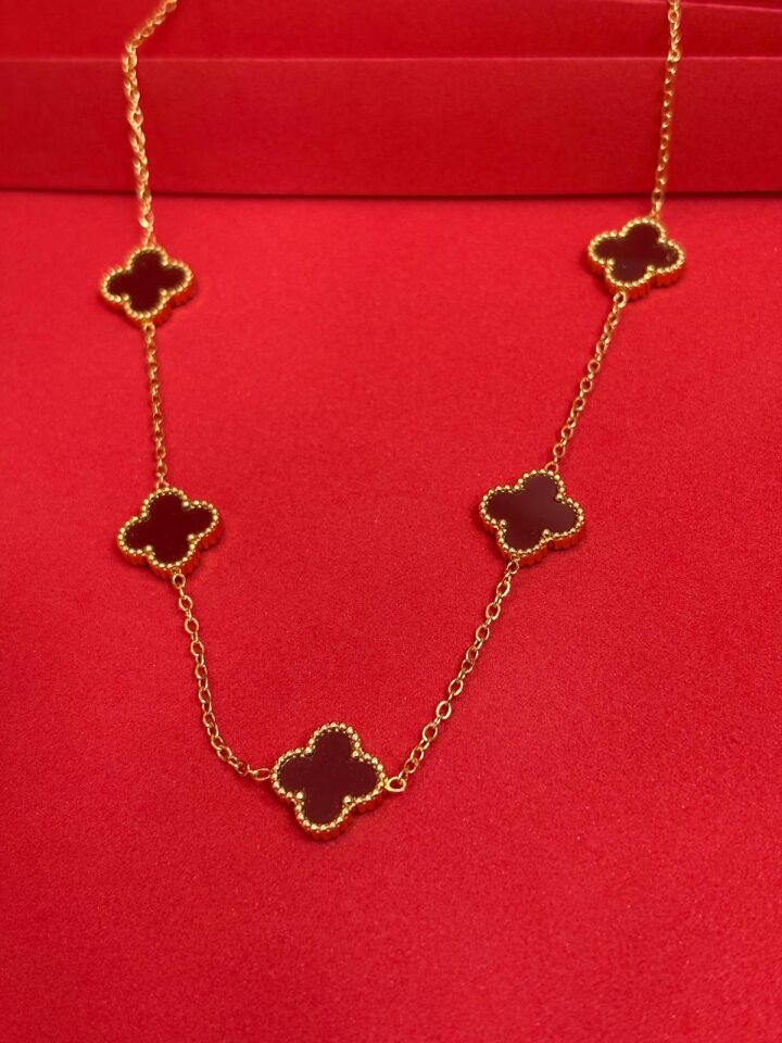 316L Çelik Gold Renk Yonca Bordo Orta Boy Kolye