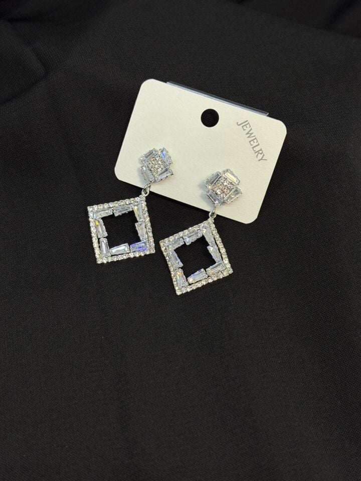 Melisa Takı & Aksesuar Jewelry Çelik Gümüş Renk Taşlı Küpe