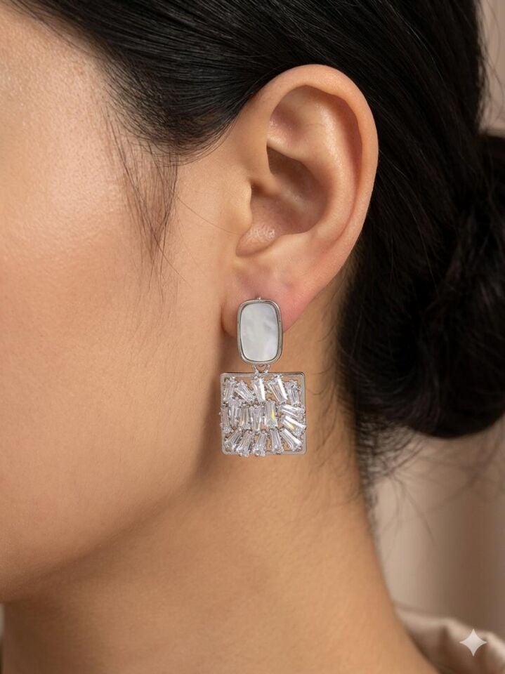 Melisa Takı & Aksesuar Jewelry Çelik Gümüş Renk Taşlı Küpe