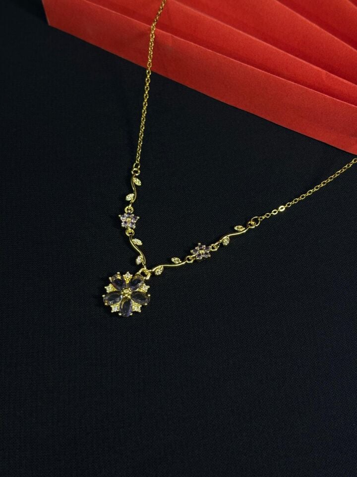 Melisa Takı & Aksesuar 316L Çelik Gold Renk Lila Taşlı Çiçekli Sarmaşık Kolye